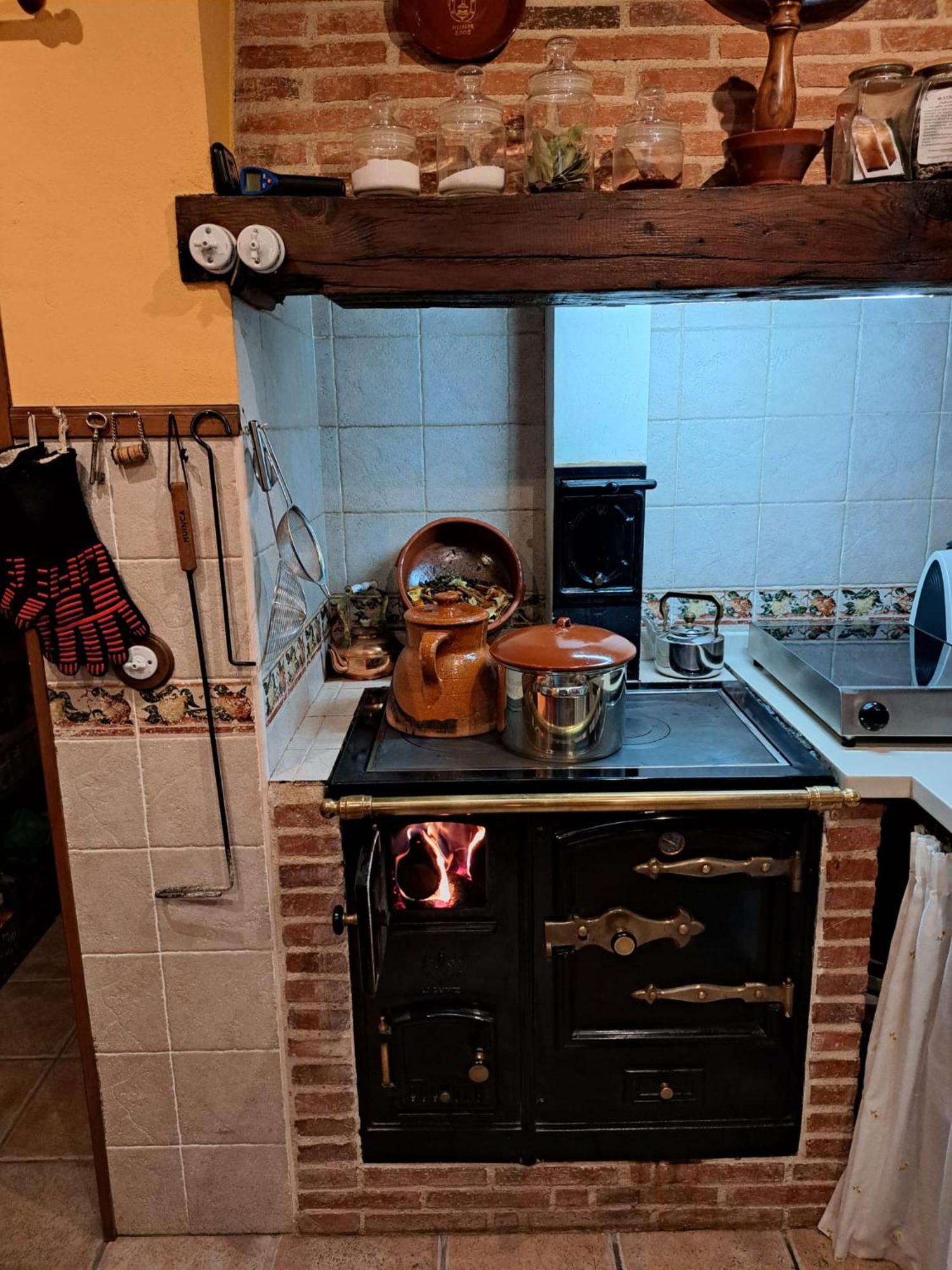 Vinarius, Posada Rural Castellanos de Villiquera Eksteriør billede