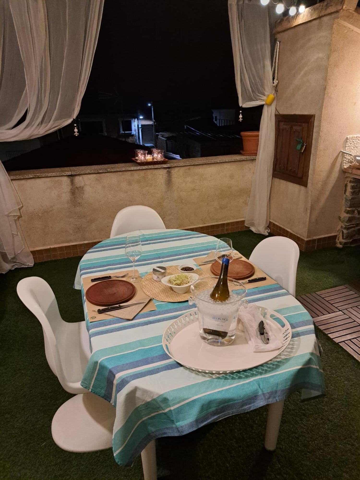 Vinarius, Posada Rural Castellanos de Villiquera Eksteriør billede