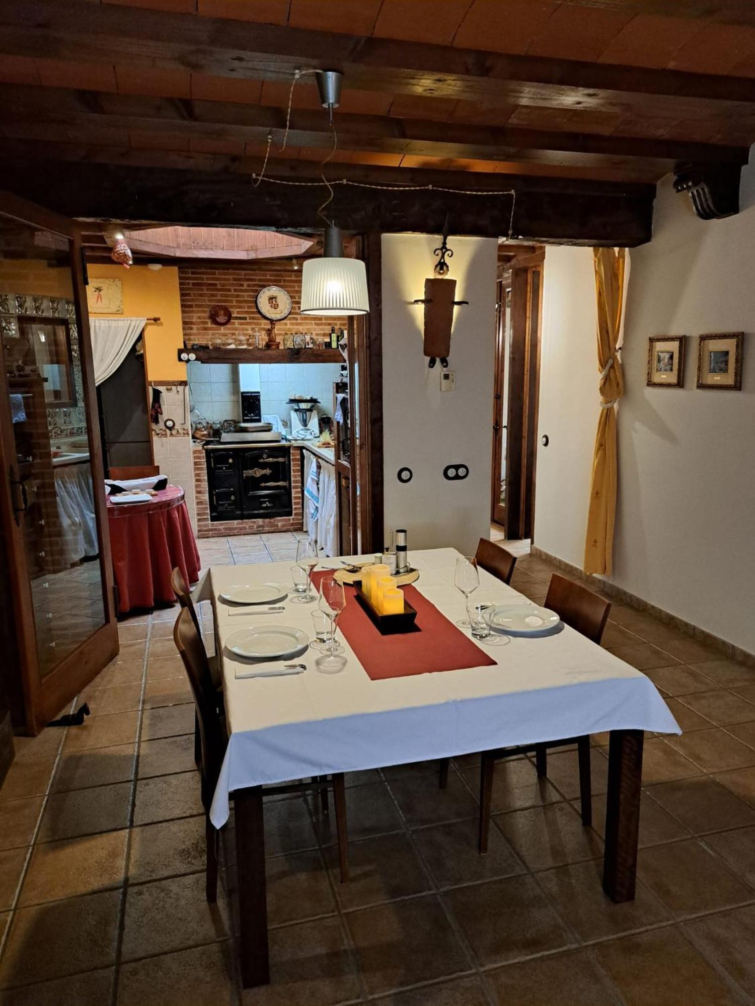 Vinarius, Posada Rural Castellanos de Villiquera Eksteriør billede
